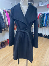 Load image into Gallery viewer, DKNY coat S