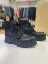 Load image into Gallery viewer, UGG boots 11/42