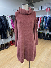 Load image into Gallery viewer, Solitaire embroidered sweater dress M