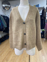 Load image into Gallery viewer, John & Jenn Sweater M