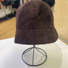 Load image into Gallery viewer, Gap olefin/blend bucket hat M/L