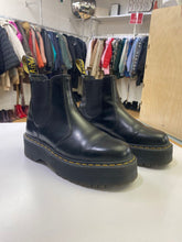 Load image into Gallery viewer, Dr. Martens platform boots 8