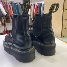 Load image into Gallery viewer, Dr. Martens platform boots 8