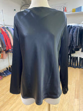 Load image into Gallery viewer, Babaton Satin Top M