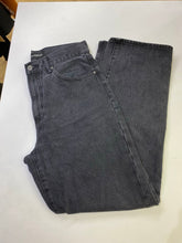 Load image into Gallery viewer, Denim Forum jeans 28