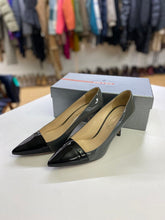 Load image into Gallery viewer, Prada patent pumps 40
