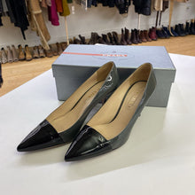Load image into Gallery viewer, Prada patent pumps 40