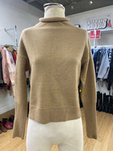 Load image into Gallery viewer, Wilfred sweater M