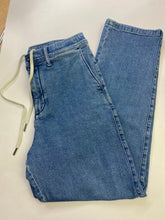 Load image into Gallery viewer, Gap Pull on denim M