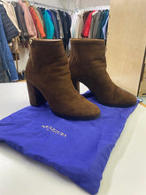 Load image into Gallery viewer, Aquazzura suede lined booties 39