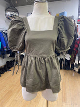 Load image into Gallery viewer, Ted Baker peplum top 2/S