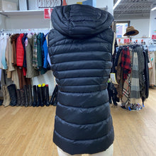 Load image into Gallery viewer, Lululemon Puffy Vest 4