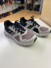 Load image into Gallery viewer, ON Cloud Runner sneakers 10