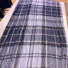 Load image into Gallery viewer, Barbour scarf NWT