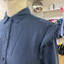 Load image into Gallery viewer, Cloth and Stone top M
