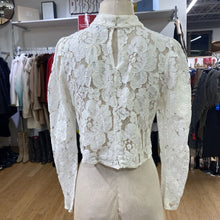 Load image into Gallery viewer, Wayf cropped lace top XS