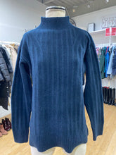 Load image into Gallery viewer, Lululemon sweater 4