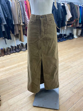 Load image into Gallery viewer, Levis corduroy maxi skirt 30