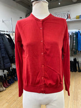 Load image into Gallery viewer, Uniqlo button cardi M