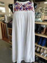 Load image into Gallery viewer, Wilfred embroidered tunic S