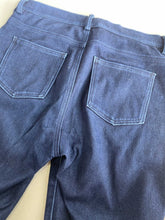 Load image into Gallery viewer, Uniqlo denim leggings 28/29