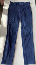 Load image into Gallery viewer, Uniqlo denim leggings 28/29