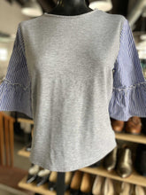 Load image into Gallery viewer, Anthropologie moiety top M