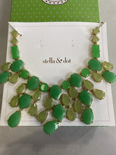 Load image into Gallery viewer, Stella & Dot Necklace
