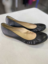 Load image into Gallery viewer, J Crew Flats 7