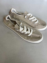 Load image into Gallery viewer, Mal Polc Shoes 7