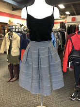 Load image into Gallery viewer, Gracia full skirt NWT L