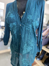 Load image into Gallery viewer, Anthropologie TINY Top M
