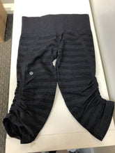 Load image into Gallery viewer, Lululemon stretch capri M