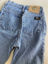 Load image into Gallery viewer, Vintage Santana Parasuco Jeans 28