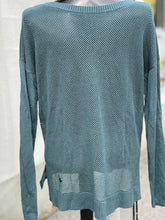 Load image into Gallery viewer, Lululemon Sweater M