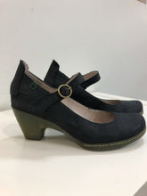 Load image into Gallery viewer, EL Natura Lista mary janes 37