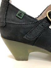 Load image into Gallery viewer, EL Natura Lista mary janes 37