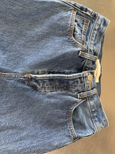 Load image into Gallery viewer, Denim Forum Wide Leg Jeans 25