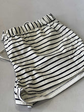 Load image into Gallery viewer, J Crew (Outlet) Shorts L