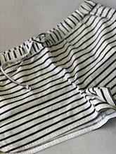 Load image into Gallery viewer, J Crew (Outlet) Shorts L