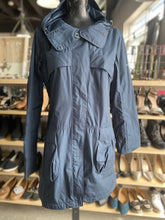 Load image into Gallery viewer, Columbia Long Spring Jacket M