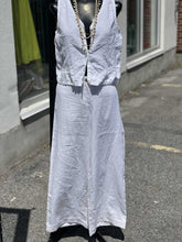 Load image into Gallery viewer, Liz Claiborne linen wide leg pants NWT 4