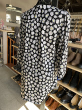 Load image into Gallery viewer, Twik sunflower top S