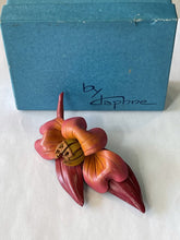 Load image into Gallery viewer, Leather Flower Pin By Daphne