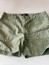 Load image into Gallery viewer, J Crew Shorts 10