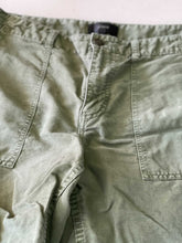 Load image into Gallery viewer, J Crew Shorts 10