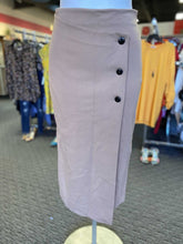 Load image into Gallery viewer, Babaton midi skirt 4