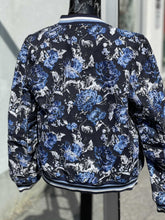 Load image into Gallery viewer, Motion Everyday Athleisure Reversible Jacket S