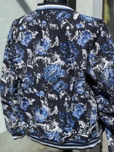 Load image into Gallery viewer, Motion Everyday Athleisure Reversible Jacket S