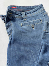 Load image into Gallery viewer, Pilcro and the Letterpress Wide Leg Jeans 32